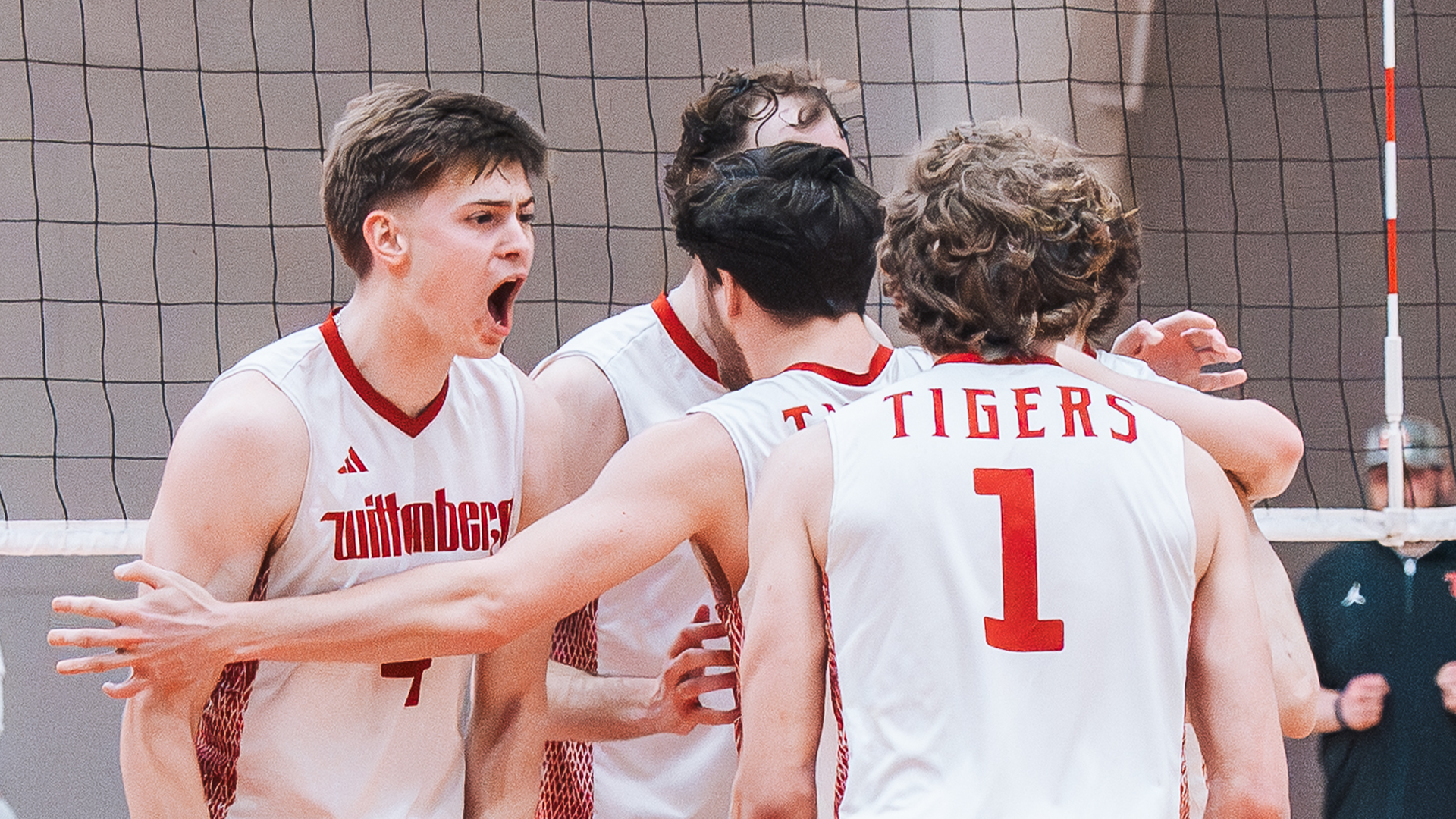 Upset! Wittenberg Beats No. 2 Juniata to Advance